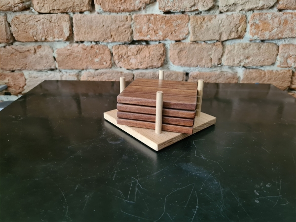 Podstawki pod kubki z orzecha amerykańskiego