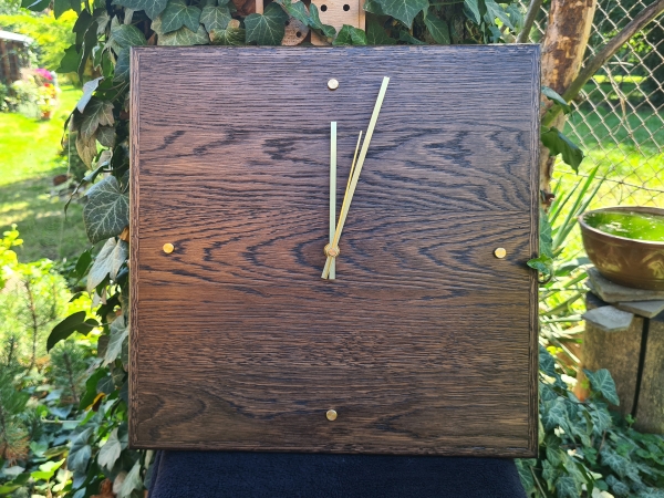 Zegar ścienny z odzyskanego drewna dębowego