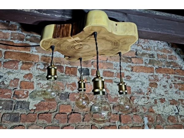 Lampa loftowa z plastra robinii akacjowej