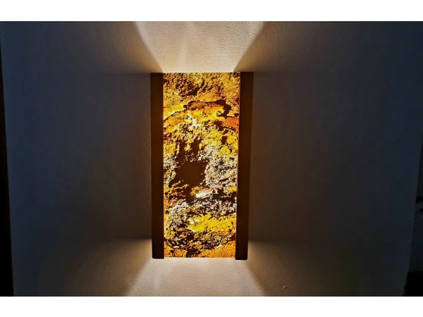 Kinkiet ścienny z forniru kamiennego i dębu wędzonego