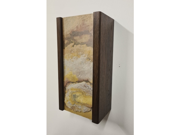 Kinkiet ścienny z forniru kamiennego i dębu wędzonego