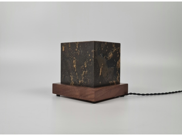 Lampa biurkowa CUBE LAWA