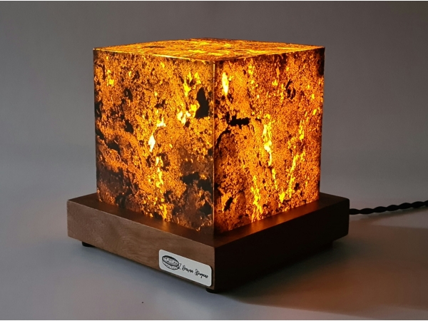 Lampa biurkowa CUBE LAWA